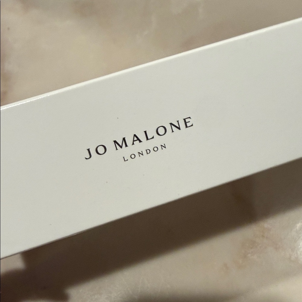JO MALONE Jasmine & Neroli Bath Oil - Picture 4 of 6